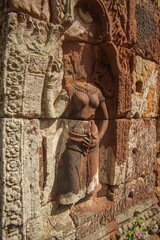 bas relief au Wat Banan