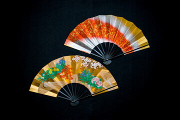 日本的伝統工芸品の舞扇、舞踊や装飾品としも非常に美しい。贈り物にも最適。
