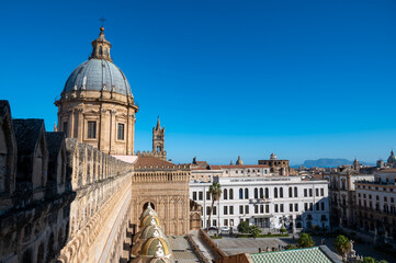 Fototapeta na wymiar Palermo cathedral in Sicily Italy overlooking the city's picturesque landscape