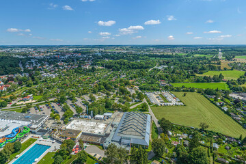 Blick über Donau-Auen Neu-Ulm nahe des Donaubades ins bayerisch-schwäbische Alpenvorland