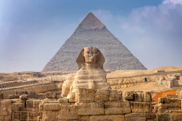 Foto op Canvas Front view of The Great Sphinx of Giza with the pyramid of Khafre, Cairo, Egypt © Delphotostock