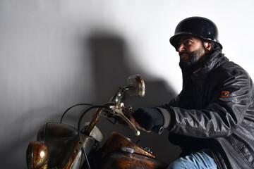 Fototapeta na wymiar Old Vintage Harley from world war , image taken inside of a studio. WLA Harely Davidson. 