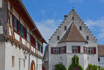 Rheinau Kanton Z&uuml;rich, Staatskellerei und Geb&auml;ude der Stiftung Fintan