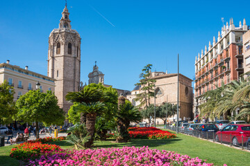 plaza de la Reina y vista de la Catedral de Valencia, España