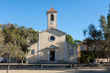 Obraz premium Eglise Sainte Anne, Porquerolles dans le var 