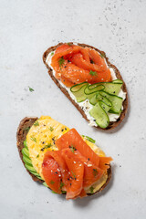 Scrambled eggs with smoked salmon and whole wheat toast