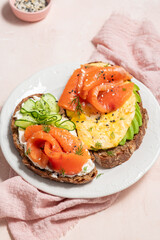 Scrambled eggs with smoked salmon and whole wheat toast