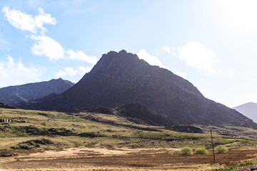 Fototapeta premium Majestic Tryfan Mountain Basking in the Sunlight