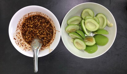 mangifera caloneura kurz mango is a very sour eat with spicy fish sauce
