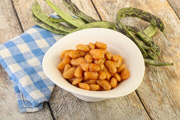 White bean in tomato sauce
