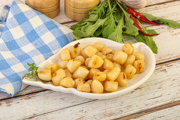 Roasted delicous scallop in the bowl