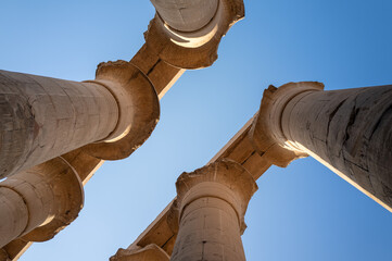 colonnes au temple de louxor à Louxor en Égypte