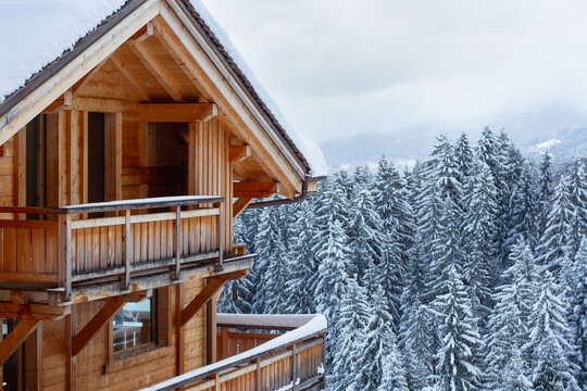 wooden chalet in Alps, real estate for winter ski holidays, house for rent, rental property