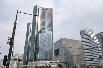 再開発で高層ビルが林立する龍山駅前