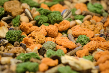 RODENT FOOD - Vegetable mixture and grain seeds
and sunflowers seeds for small domestic animals