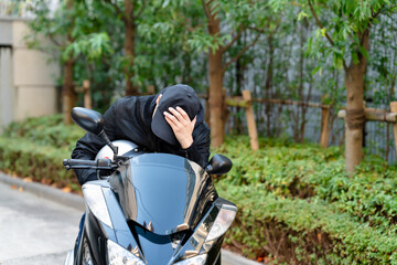 バイクに乗って困る男性