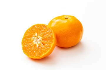 白背景にミカン
