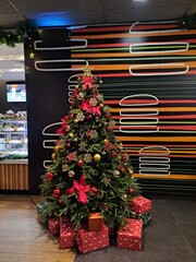 christmas tree in the mc