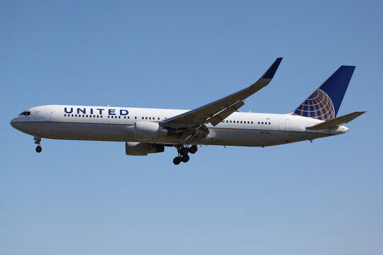 United Airlines Boeing 767 London Heathrow Airport LHR