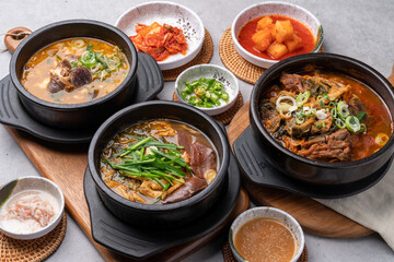 Yangpyeong, hangover soup, sundaeguk, Korean food, bone hangover soup, side dishes, salted shrimp, earthenware, kkakdugi,