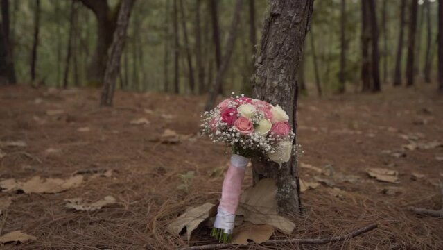 RAMO DE FLORES NOVIA BODA BOSQUE