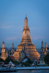 Fototapeta premium Twilight beautiful Wat Arun temple Bangkok Thailand