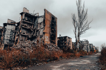 Fototapeta na wymiar destroyed and burned houses in the city Russia Ukraine war
