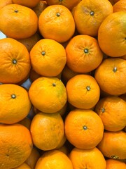 Mandarin oranges on the market