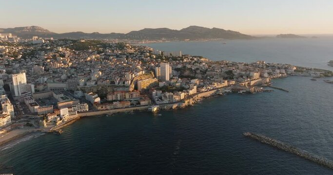 Vue a&eacute;rienne de Marseille Endoume, Corniche Kennedy, Vallon des Auffres