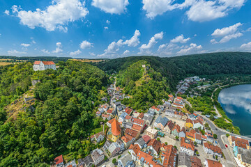 Ausblick auf Riedenburg im Naturpark Altmühltal, Altstadt, Rosenburg, Ruinen Rabenstein und...