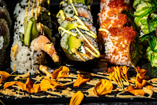 Presentaci&oacute;n de sushi emplatado