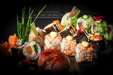 Presentación de sushi emplatado