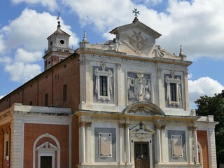 Fototapeta na wymiar La façade de l’église Santo Stefano dei Cavalieri à Pise