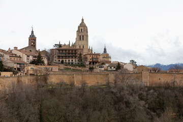 Fototapeta premium Spain view of the city of Segovia on a cloudy spring day
