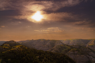 Obraz premium sunrise over the mountains