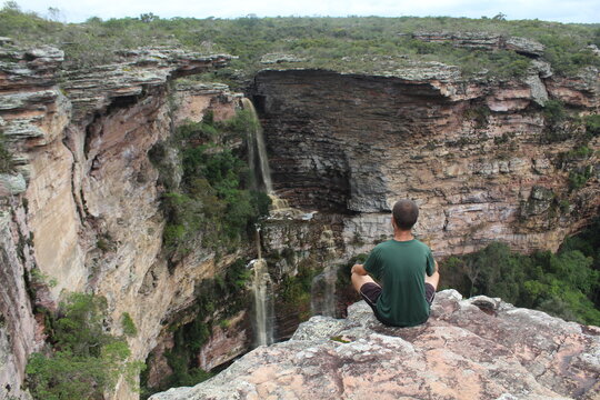 homem na Cachoeira do Ferro Doido, Morro do Chap&eacute;u, Chapada Diamantina  