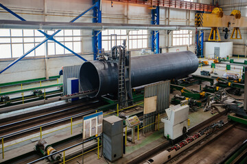 Longitudinal tack welding machine for welding of outer seam of steel pipe
