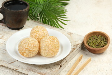 Onde-onde Sesame Seed Ball,Popular Indonesian Snack with Chinese Influence,made from sticky rice flour plus a little rice flour and sugar with green beans paste inside.