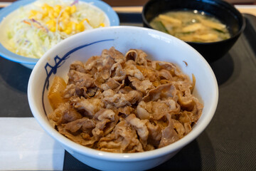 松屋の牛めしランチ