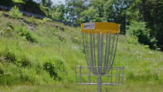 Discgolf basket