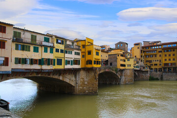 Fototapeta na wymiar Ponte Vecchio on the Arno River in Florence, Tuscany, Italy