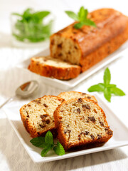 Sponge cake of greek yogurt and chocolate chunks.