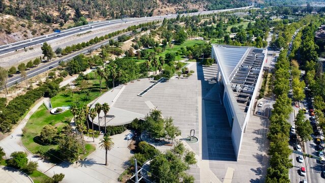 Vista A&eacute;rea del Parque Bicentenario y Municipalidad de Vitacura