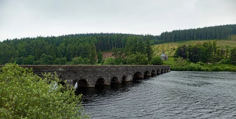 Fototapete Landwasserviadukt the elan valley cambrian mountains area of outstanding natural beauty powys wales the valley has dams and reservoirs which are used to provide the city of birmingham with a stable water supply