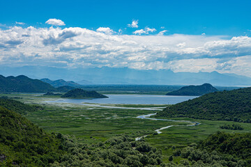 Obraz premium Blick auf den Skutarisee in Montenegro