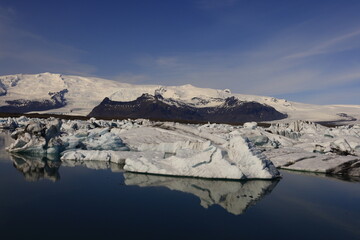Obraz premium Jökulsárlón is a large glacial lake in southern part of Vatnajökull National Park, Iceland
