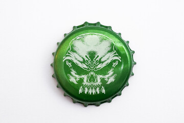 Kronkorken mit Totenkopf