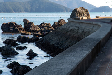 the curved footpath at the seaside