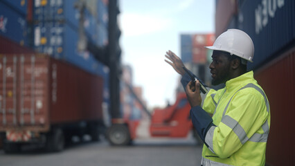 Container dockers working in the port