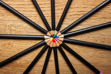colored pencils with colored leads in circle